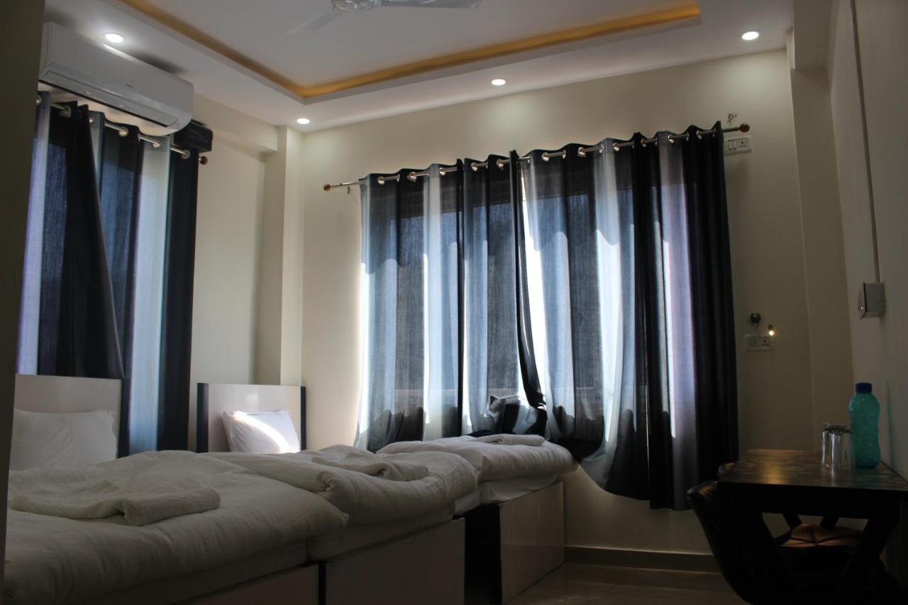 Back Stayz Hostel リシケーシュ エクステリア 写真